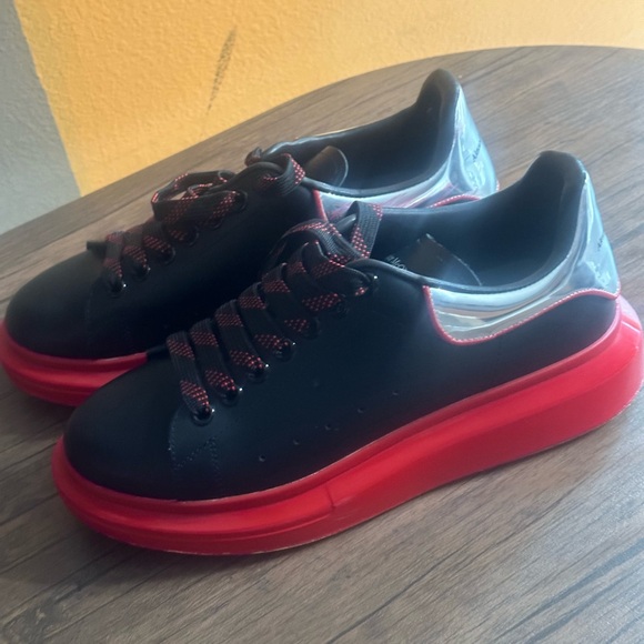 Pre-owned Alexander Mcqueens size 9 - Picture 1 of 15